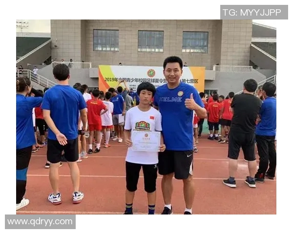 足球明星玩偶带你体验激情赛场的无限魅力与乐趣 足球明星玩偶带你体验激情赛场的无限魅力与乐趣