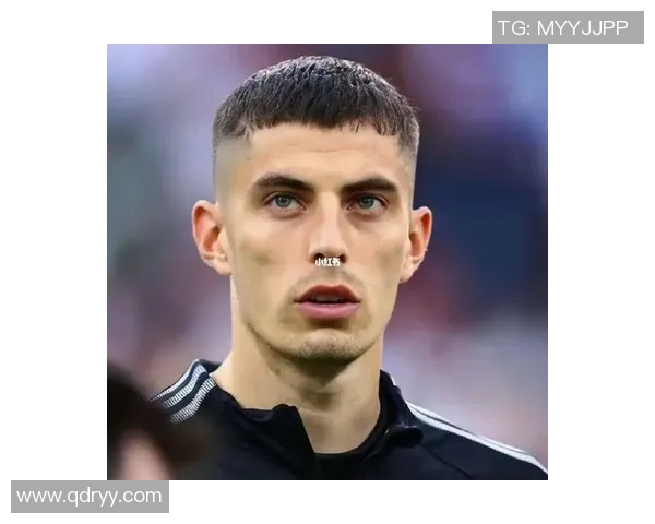 足球明星帅气头像精选展示让你领略球场魅力与风采 足球明星帅气头像精选展示让你领略球场魅力与风采